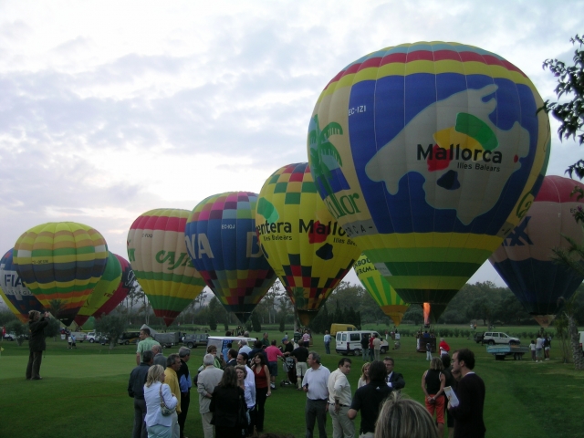  Massive concentration of hot air balloons 